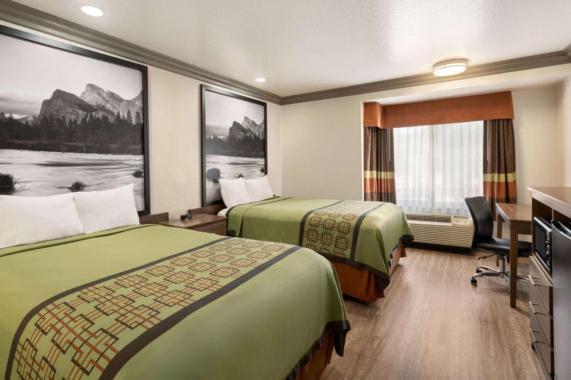 Super 8 By Wyndham Santa Clarita/Valencia Motel Eksteriør billede