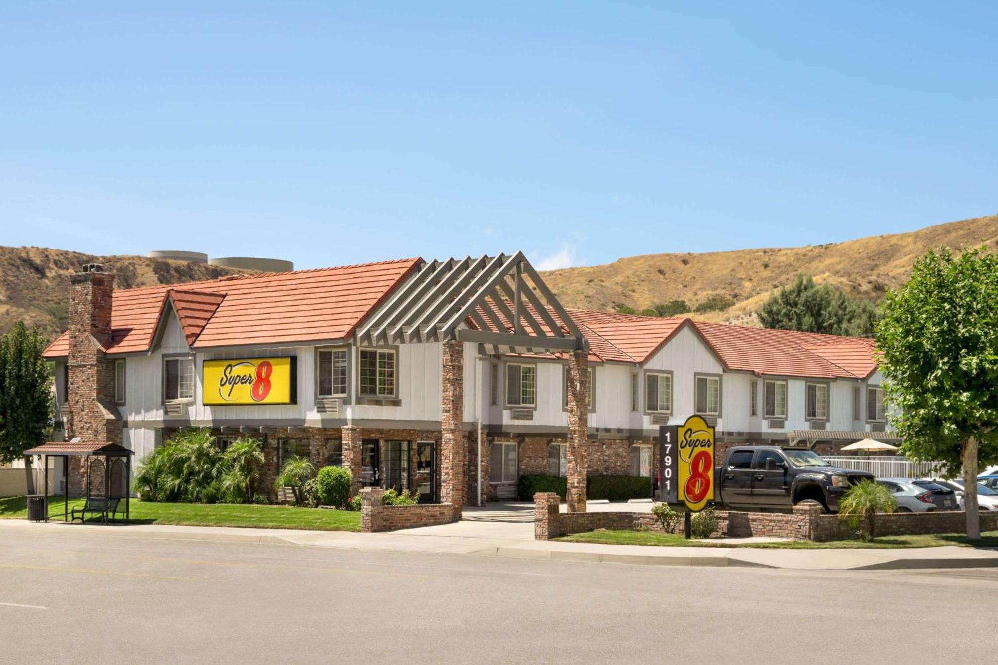 Super 8 By Wyndham Santa Clarita/Valencia Motel Eksteriør billede
